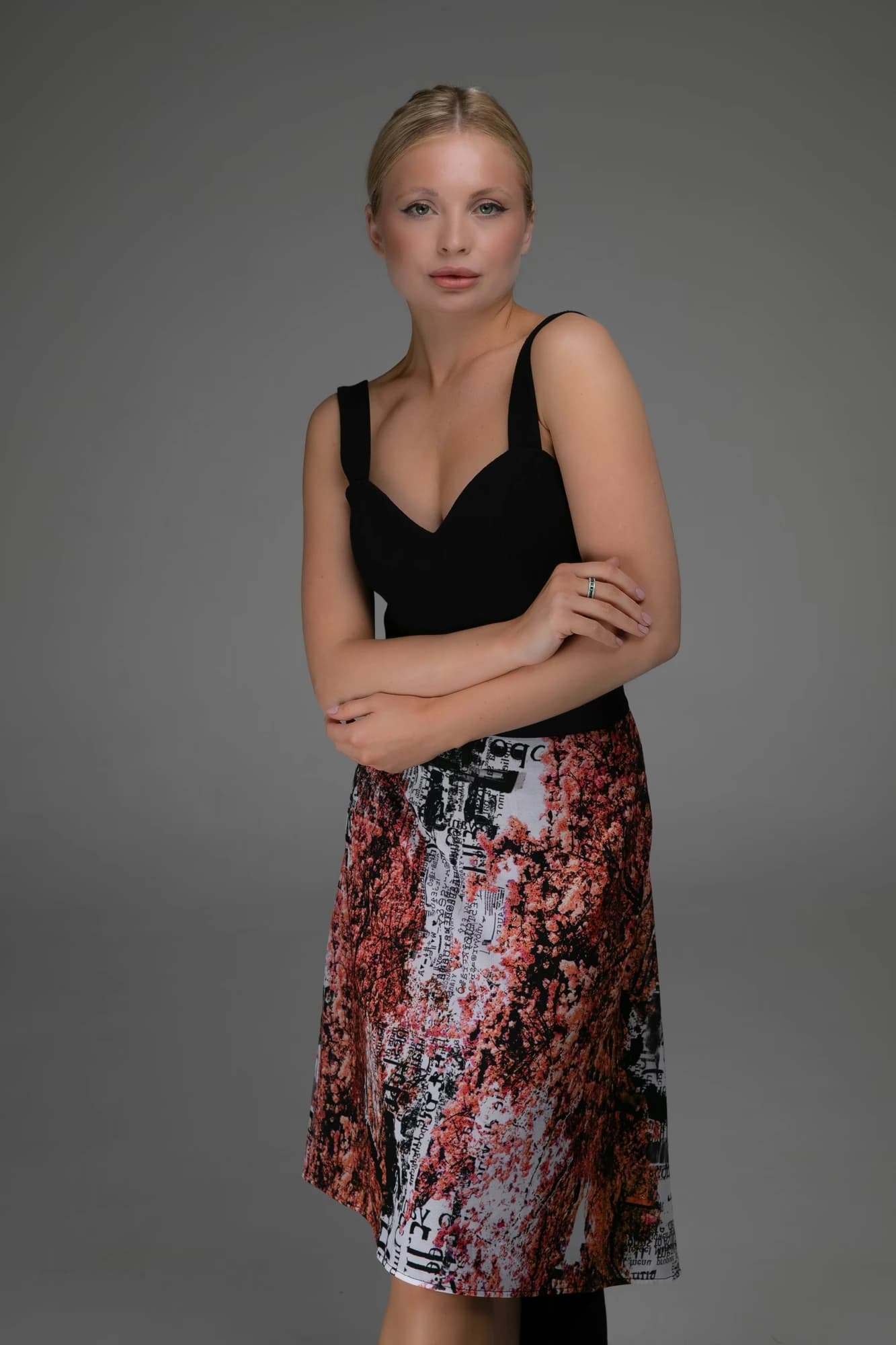 Gonna asimmetrica in tulle elasticizzato stampa astratta